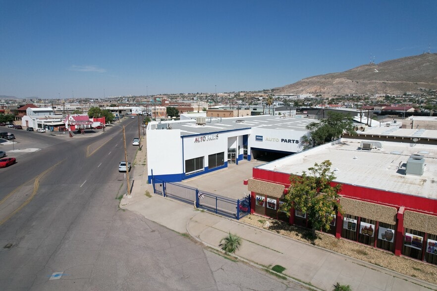 More Photos Of 2401 Alameda Ave, El Paso Showroom For Lease