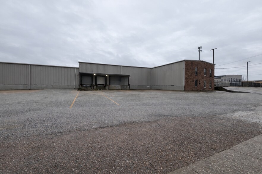 More Photos Of 432 N Royal St, Jackson Warehouse For Lease