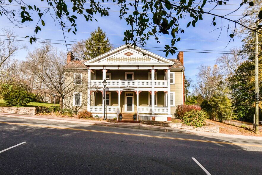 Primary Photo Of 173 Main St, Stanardsville Flex For Sale