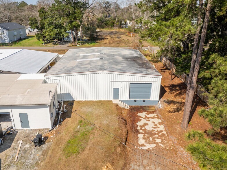 More Photos Of 401 E 1st North St, Summerville Manufacturing For Lease