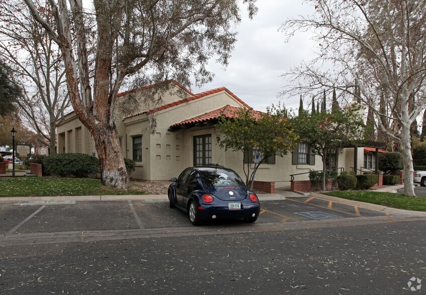 More Photos Of 1200 N El Dorado Pl, Tucson Medical For Lease