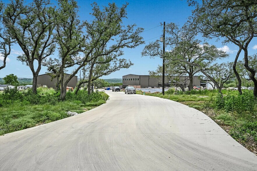 More Photos Of 15113 Fitzhugh Rd, Austin Industrial For Lease
