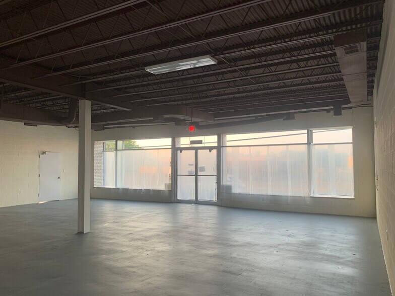 More Photos Of 5810-5814 Seminary Rd, Alexandria Freestanding For Lease