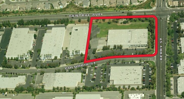 More Photos Of 625 Columbia St, Brea Warehouse For Sale