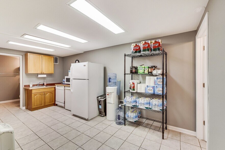 More Photos Of 2636 N Lincoln Ave, Chicago Apartments For Sale