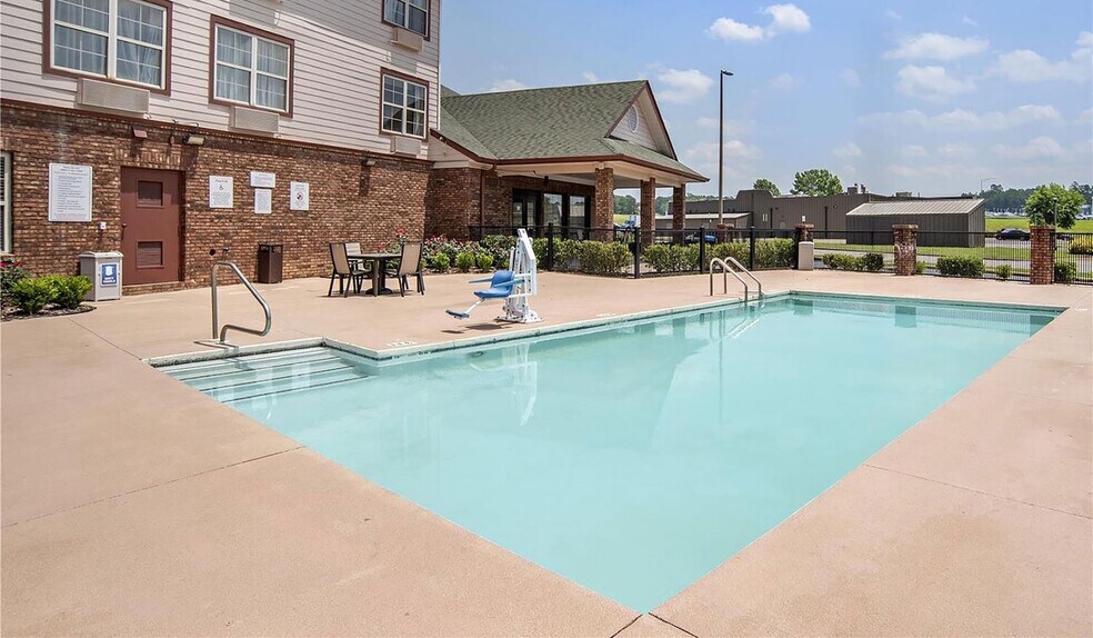 More Photos Of 5041 Academy Ln, Bessemer Hotel For Sale