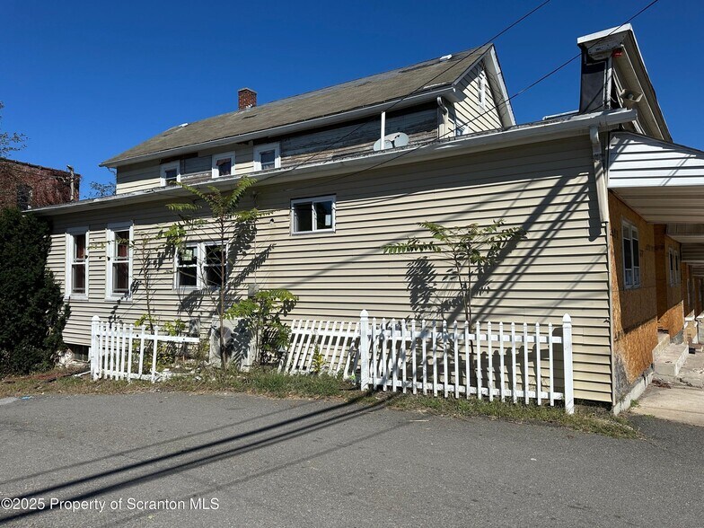 More Photos Of 433-439 Main Rd, Hanover Township General Retail For Sale