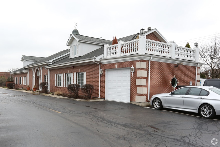 More Photos Of 7416-7420 S County Line Rd, Burr Ridge Office For Lease