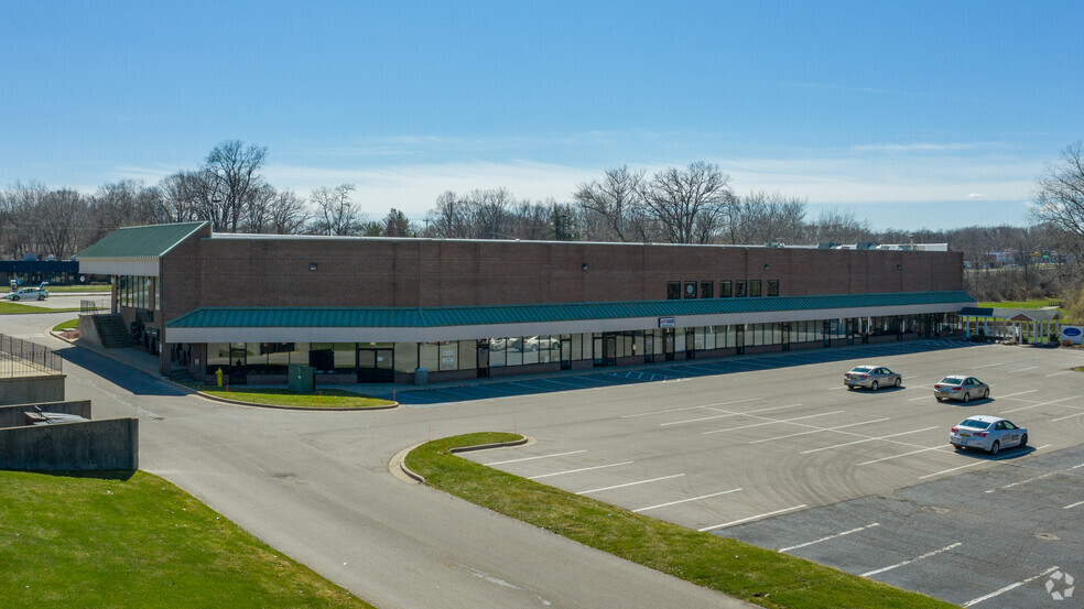 More Photos Of 2035-2055 28th St, Grand Rapids Unknown For Lease