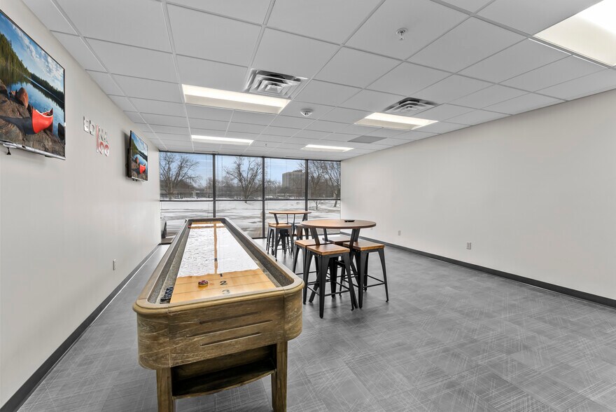 More Photos Of 7301 Ohms Ln, Edina Office For Lease