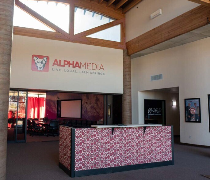 More Photos Of 1321 N Gene Autry Trl, Palm Springs Movie Radio TVStudio For Sale