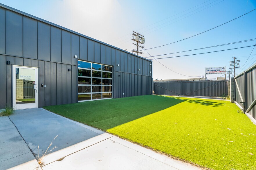 More Photos Of 8563-8579 San Fernando Rd, Sun Valley Land For Lease