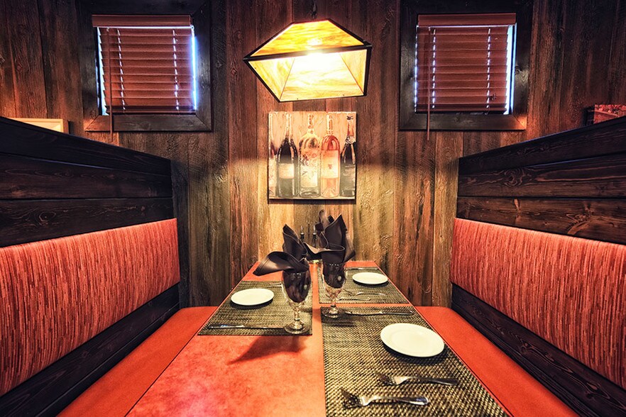 More Photos Of 2400 N Town Center Dr, Washington Restaurant For Sale