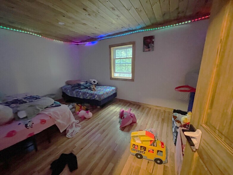 More Photos Of 19 Mason Corner Rd, Saint Albans Multifamily For Sale
