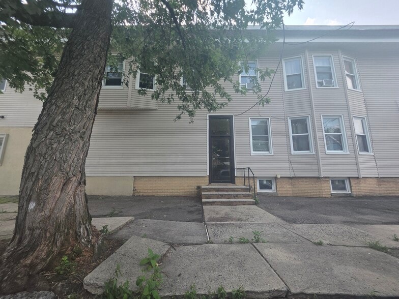 More Photos Of 17 Maolis Ave, Bloomfield Storefront Retail Residential For Sale