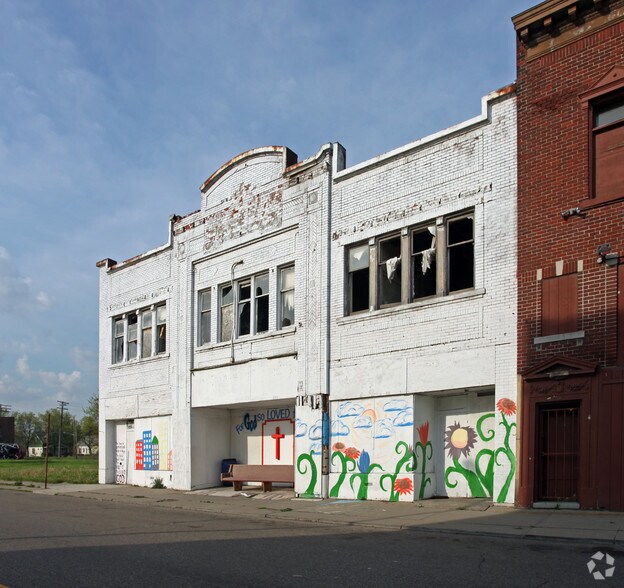 More Photos Of 5317 Chene St, Detroit Storefront Retail Office For Sale