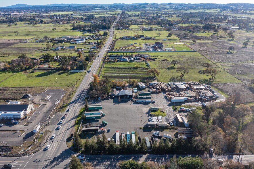 More Photos Of 3809 Stony Point Rd, Santa Rosa Service For Lease