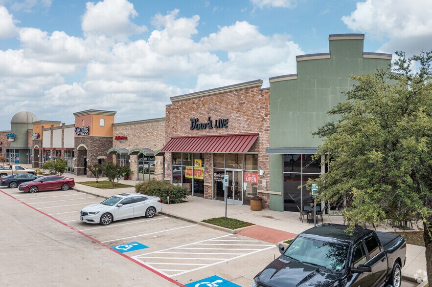 More Photos Of 5000 Western Center Blvd, Fort Worth Unknown For Lease