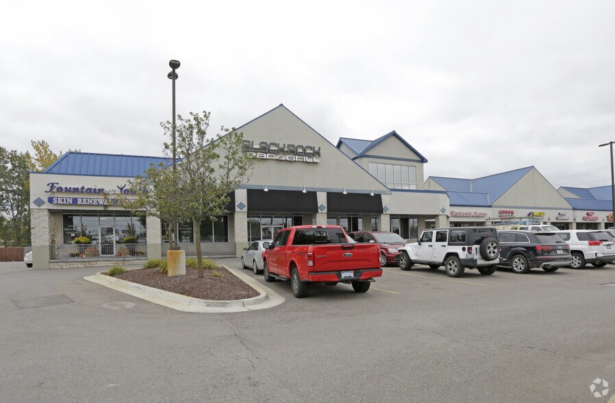 More Photos Of 10002-10112 Highland Rd, Hartland Freestanding For Lease