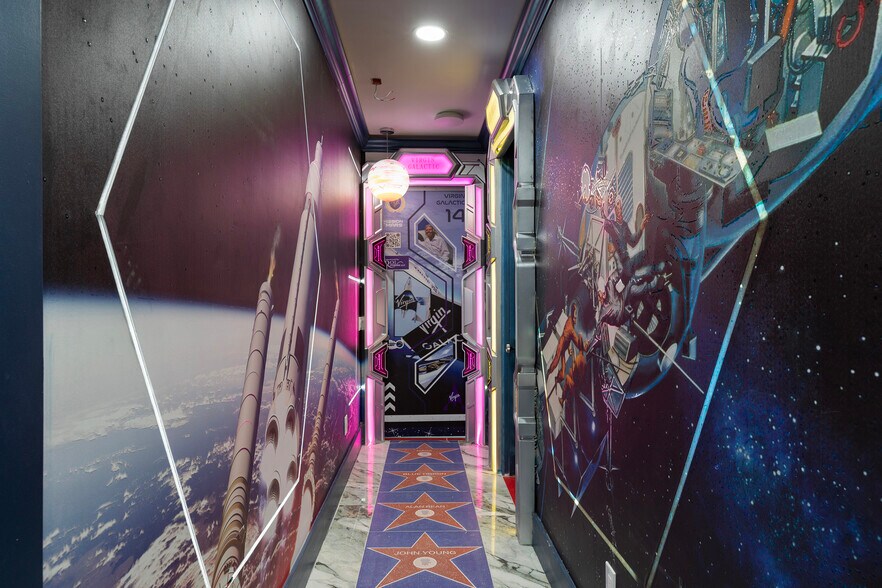 More Photos Of 1015 Fantasy Dr, Davenport Specialty For Sale