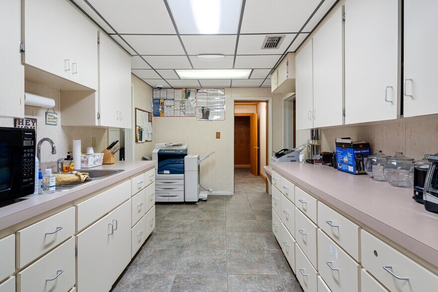 More Photos Of 62 Highway 40 W, Inglis Medical For Sale