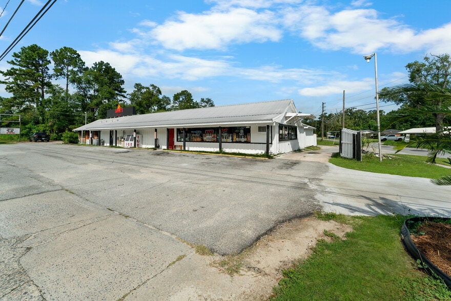 More Photos Of 512 S US Highway 301, Jesup Storefront For Sale
