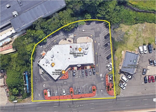 More Photos Of 96 Frontage Rd, East Haven Storefront For Sale
