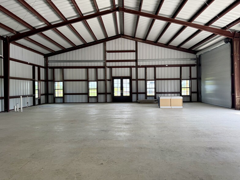 More Photos Of 6536 US-90, Lake Charles Light Manufacturing For Sale