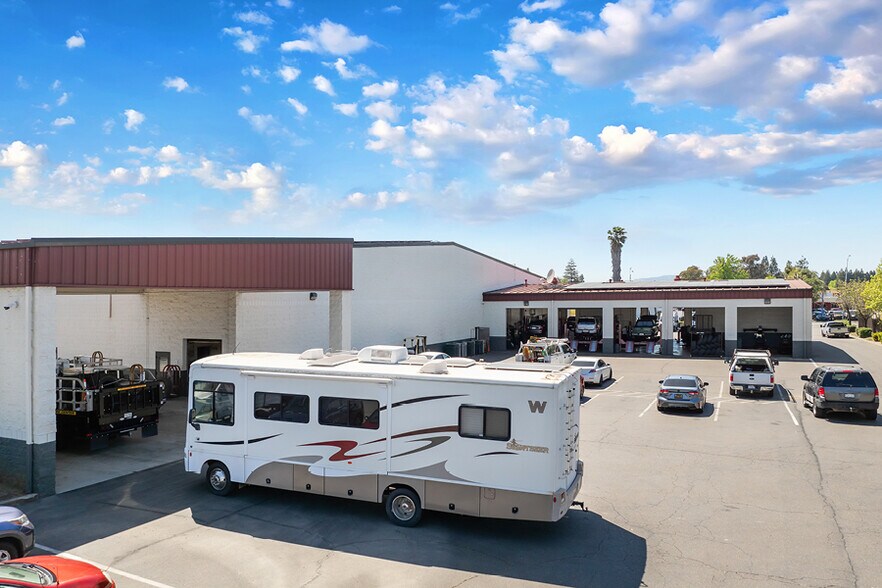 More Photos Of 2160 N Texas St, Fairfield Auto Repair For Sale
