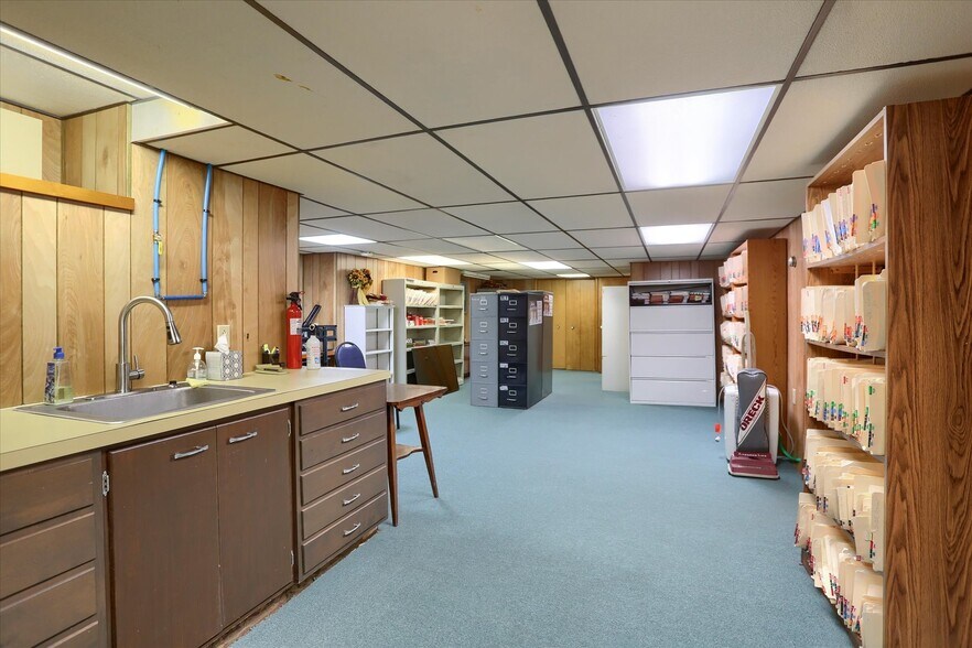 More Photos Of 3 S Market St, Shamokin Flex For Sale