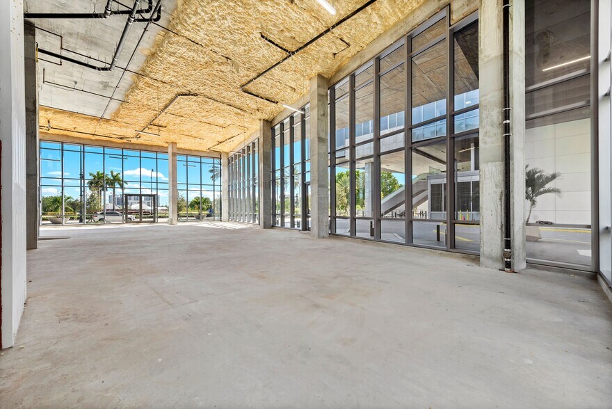 More Photos Of 21550 Biscayne Blvd, Aventura Office For Lease