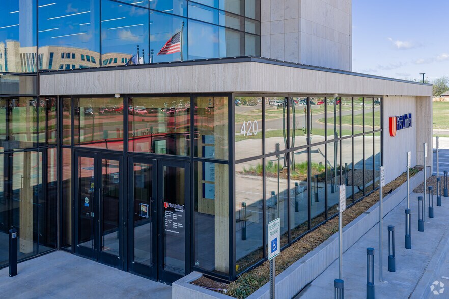 More Photos Of 420 SW 6th St, Moore Office For Lease