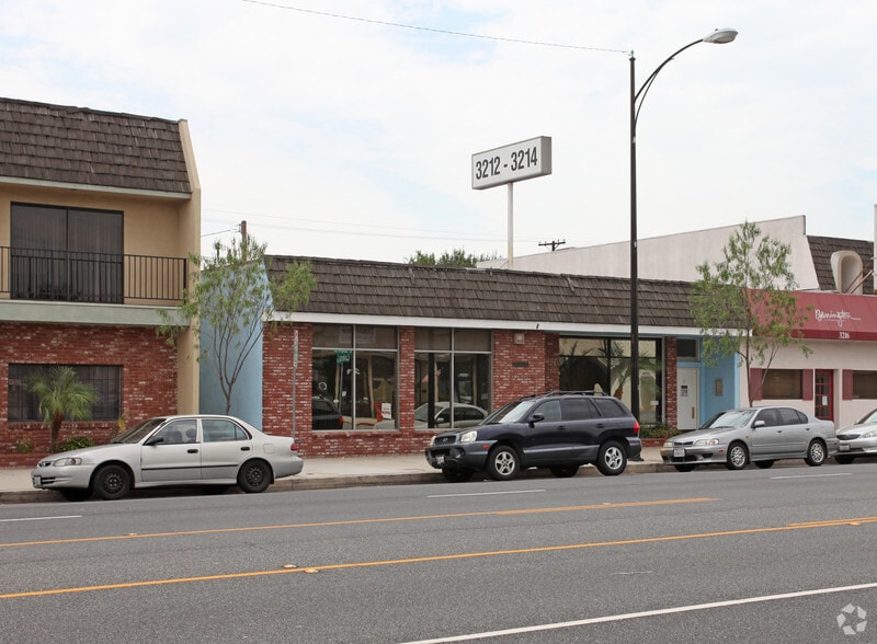 More Photos Of 3212-3214 W Burbank Blvd, Burbank Office For Sale