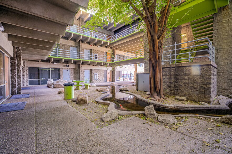 More Photos Of 1616 E Indian School Rd, Phoenix Office For Lease