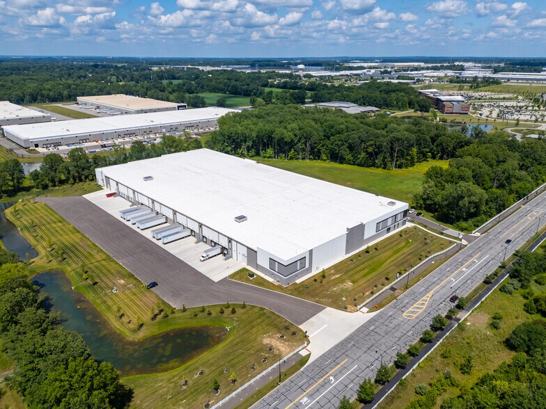 More Photos Of 8200 Smith's Mill Rd, New Albany Distribution For Lease