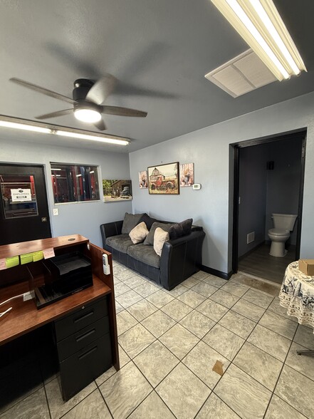 More Photos Of 7800 N 2nd St, Machesney Park Freestanding For Sale