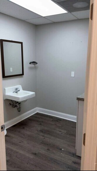 More Photos Of 6113-6121 Oakbrook Pky, Norcross Office For Lease