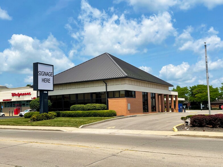 Primary Photo Of 2700 W Jackson St, Muncie Bank For Sale