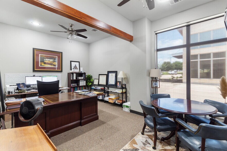 More Photos Of 750 William D Fitch Pky, College Station Loft Creative Space For Lease