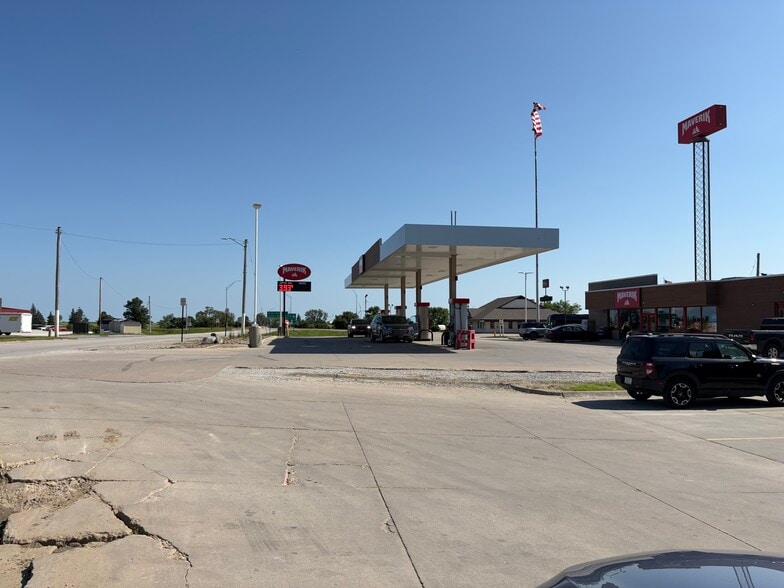 More Photos Of 100 5th St, Adair Hotel For Sale