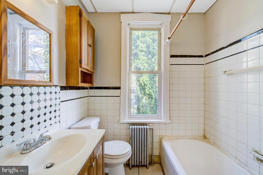 More Photos Of 156 Chestnut Ave, Oaklyn Apartments For Sale