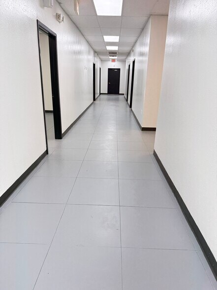 More Photos Of 2910 Antoine Dr, Houston Unknown For Lease