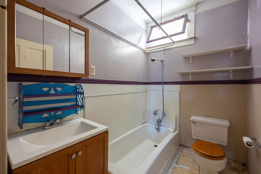 More Photos Of 535-539 Main St, Half Moon Bay Storefront Retail Residential For Sale