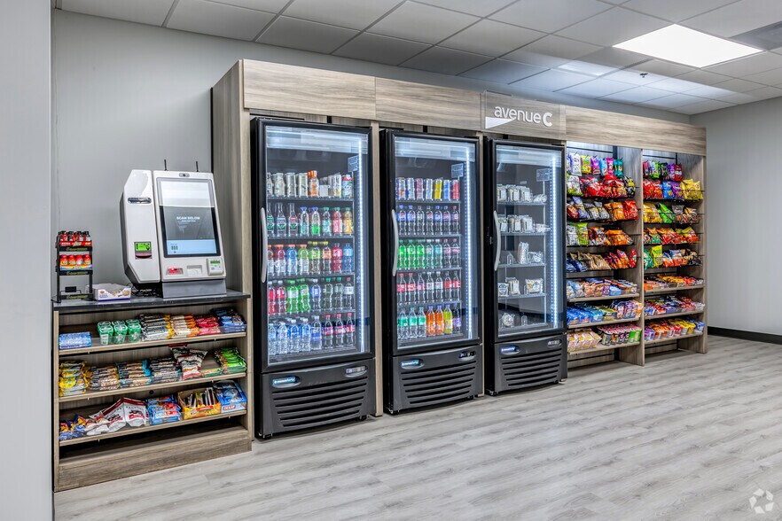 More Photos Of 1901 Ulmerton Rd, Clearwater Coworking Space