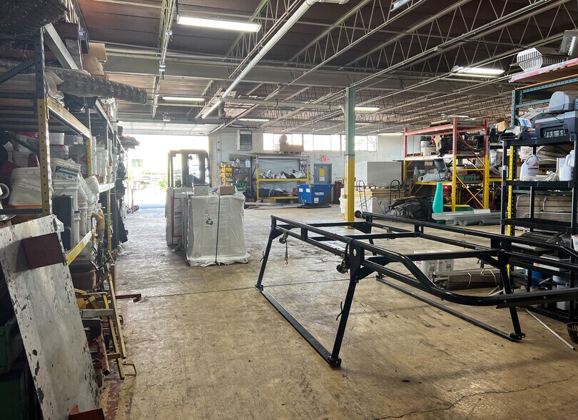 More Photos Of 2082 Estes Ave, Elk Grove Village Warehouse For Sale