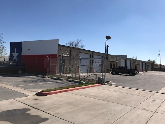 Primary Photo Of 304 E Pecan Blvd, McAllen Warehouse For Lease