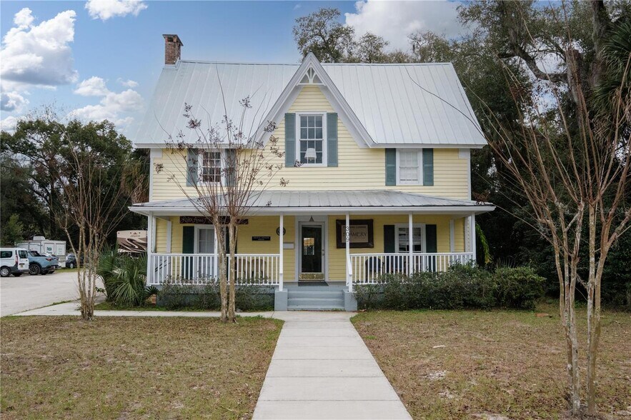 More Photos Of 307 State Road 26, Melrose Restaurant For Sale