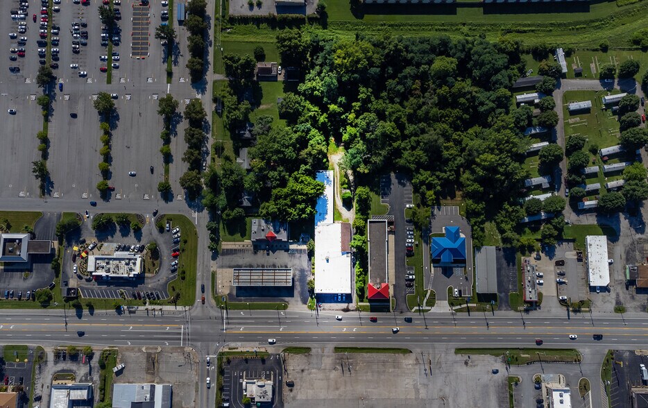 More Photos Of 10509 Dixie Hwy, Louisville Freestanding For Lease