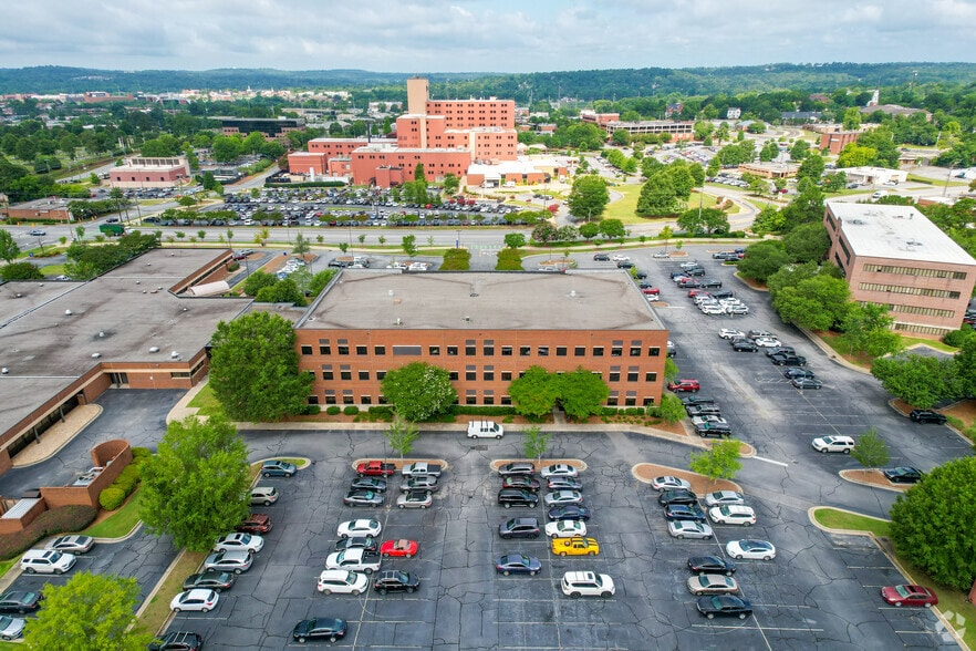 More Photos Of 1900 10th Ave, Columbus Medical For Lease