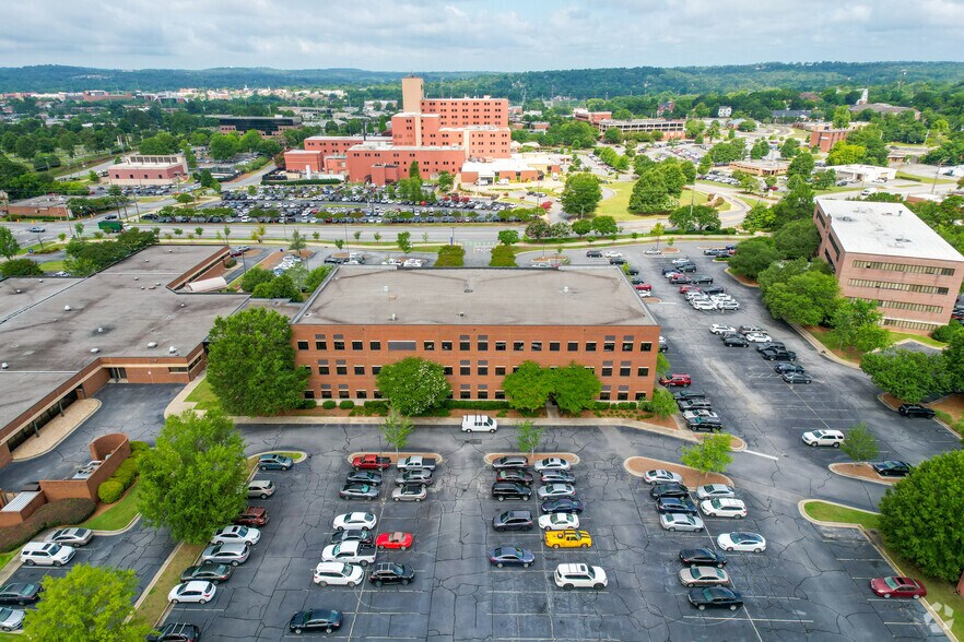 More Photos Of 1900 10th Ave, Columbus Medical For Lease